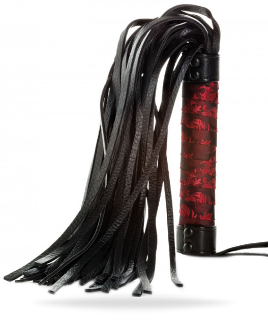 Frans piska med ett lyxigt och högkvalitativt tyg. Praktisk ögla och ett kraftigt handtag som ger dig en säker användning.