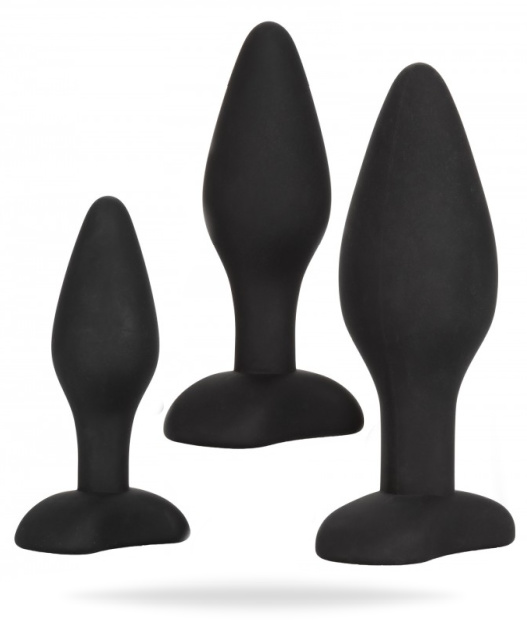 Svart analpluggs set med tre olika stora pluggar tillverkad av mjuk silikon. En bred bas och en konformad kropp.